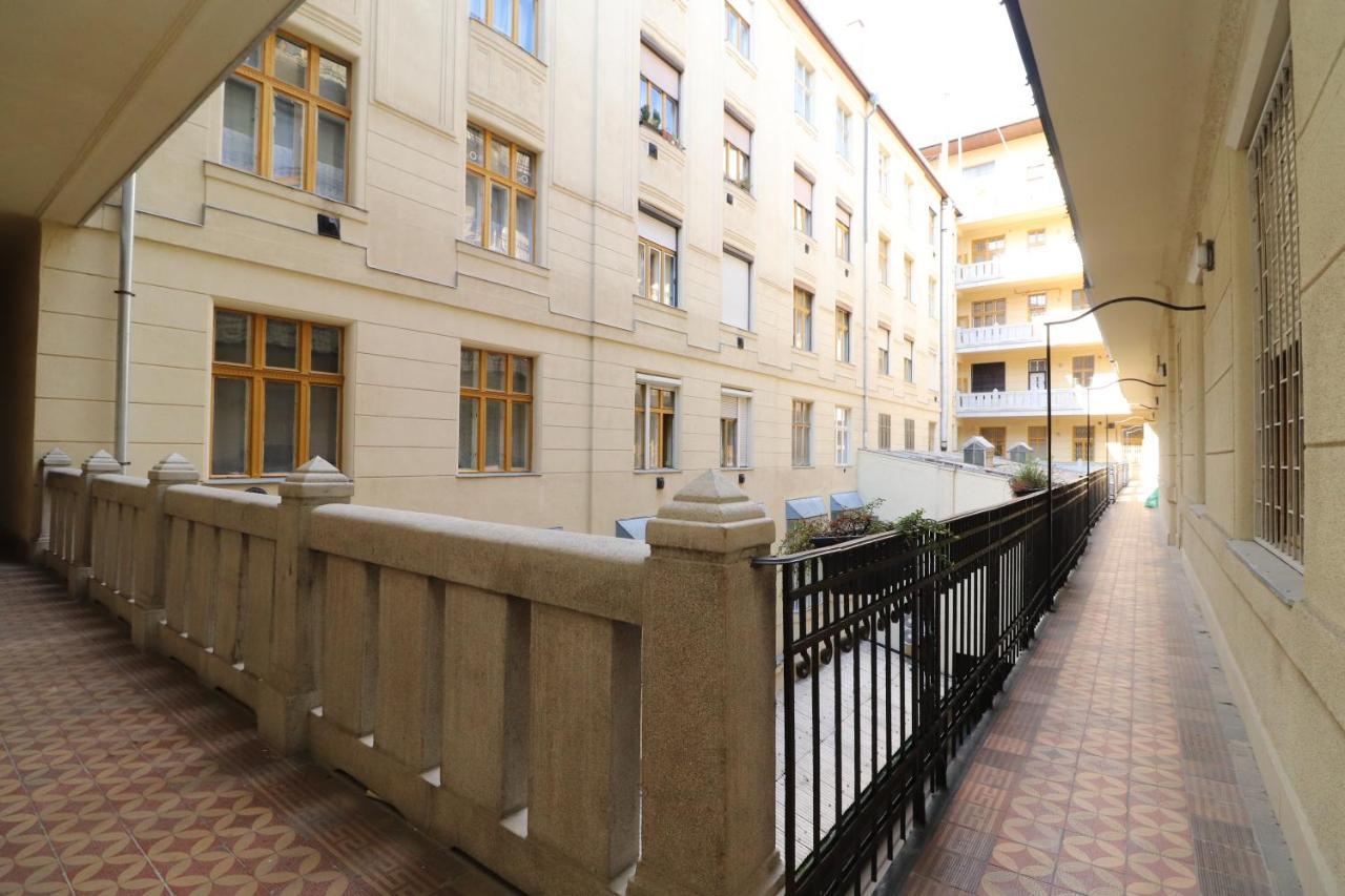 Broadway Downtown Deluxe Budapest Exterior photo